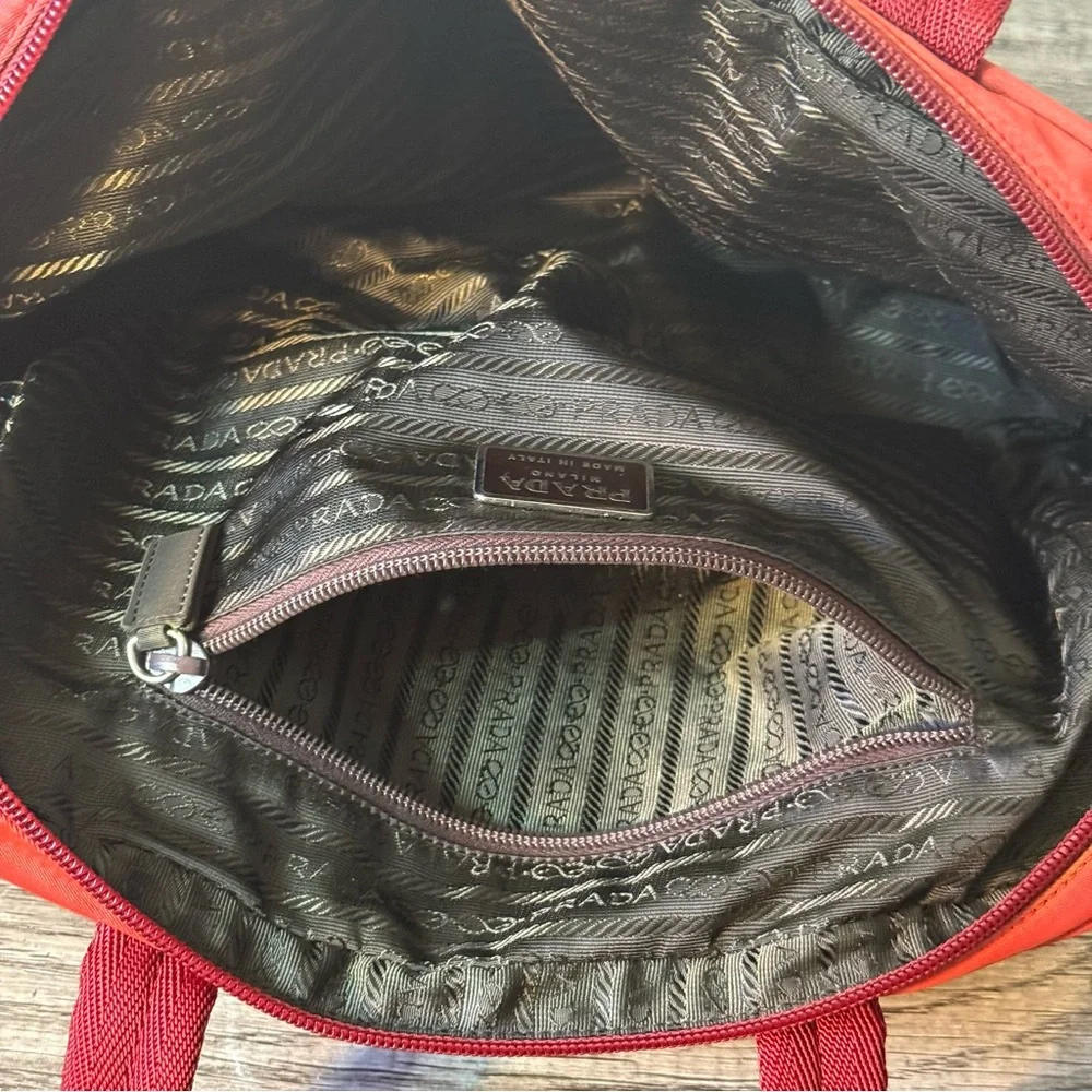 🔥PRADA VINTAGE TESSUTO  RED/ CORAL COLOR NYLON SHOULDER BAG 🔥 - Picture 15 of 16